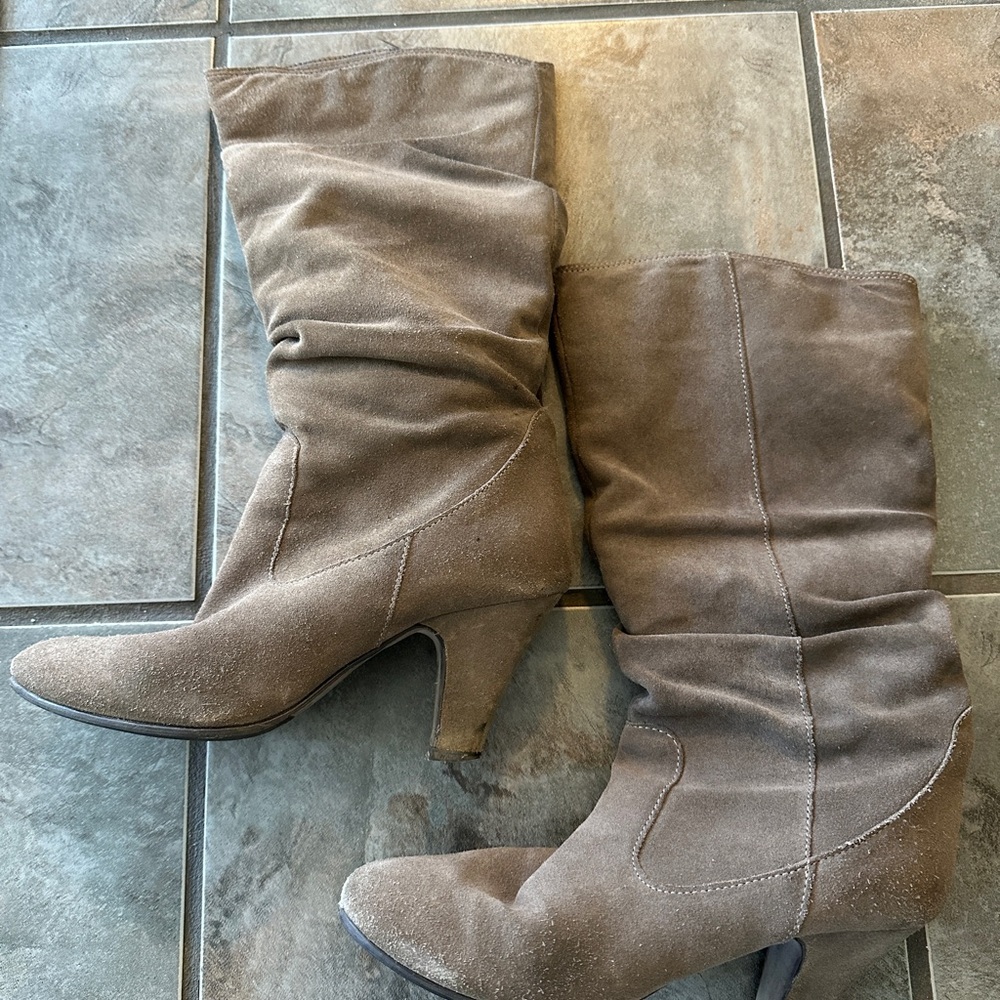 Stylish  taupe Suede Women's Boots